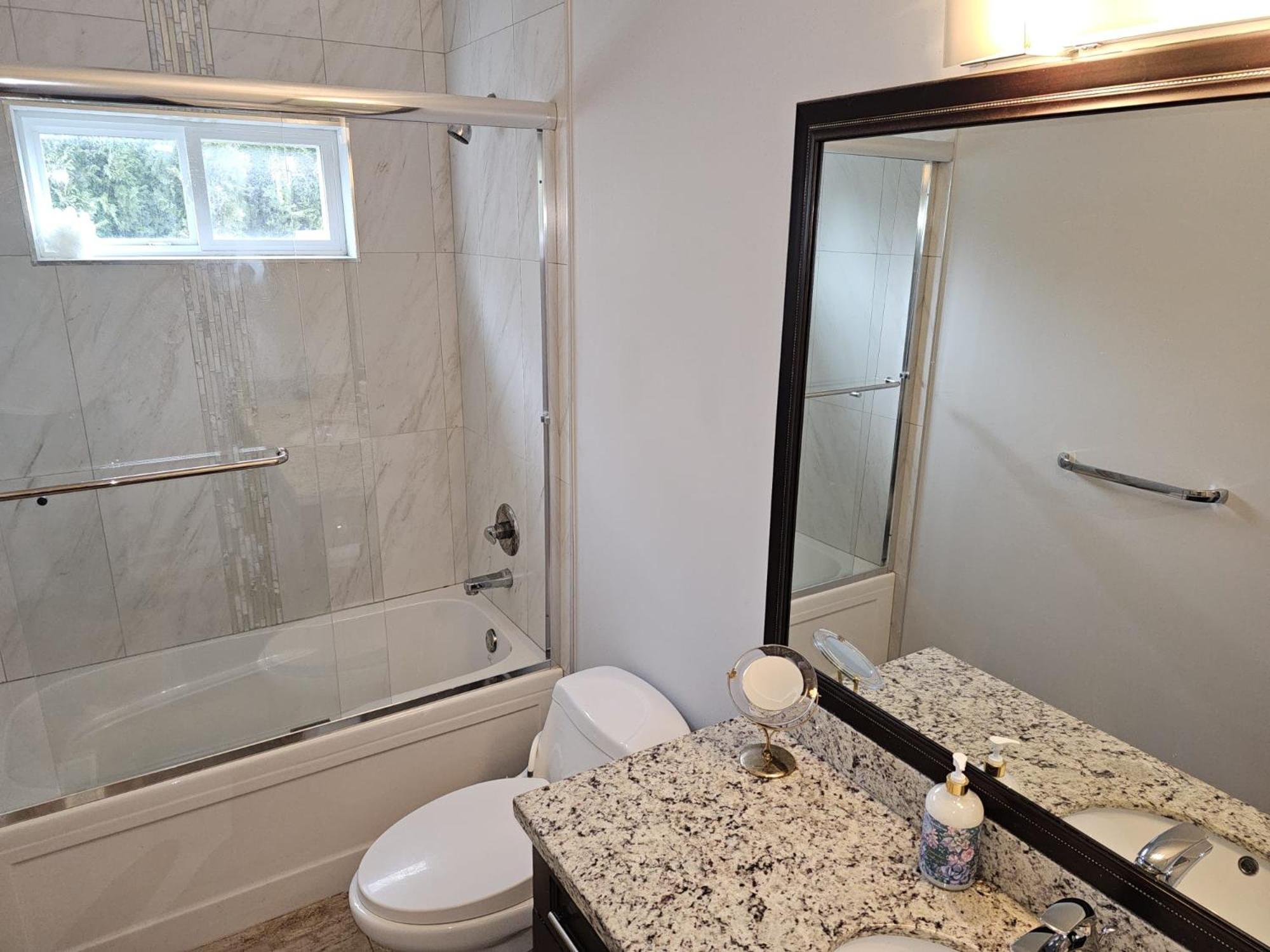 Oscar Inn & 2Bd Family Suite Or Private Room Άμποτσφορντ Εξωτερικό φωτογραφία
